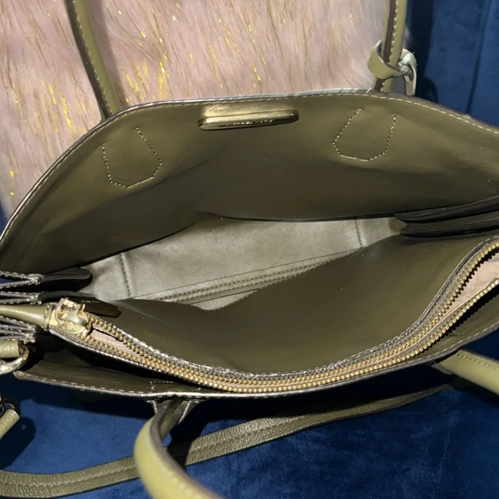 Michael Kors Leather Bag 💼 - Picture 3 of 7